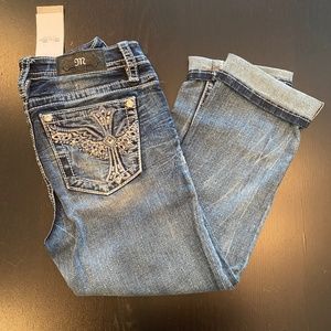 Miss Me Wing Cross Mid-Rise Capri Style # M3755P